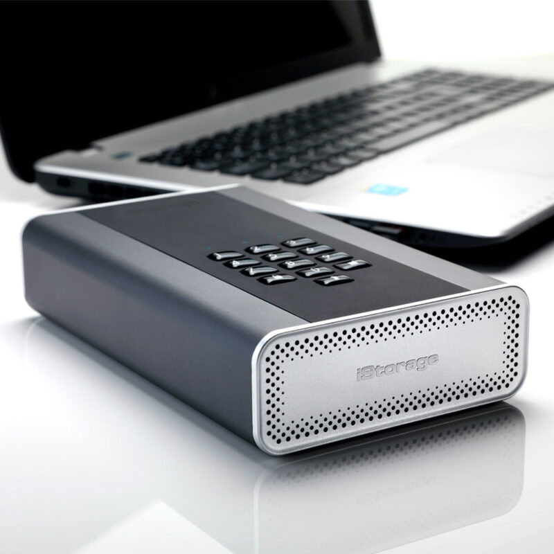 iStorage_diskAshur-DT2-use iStorage diskAshur DT2 with laptop