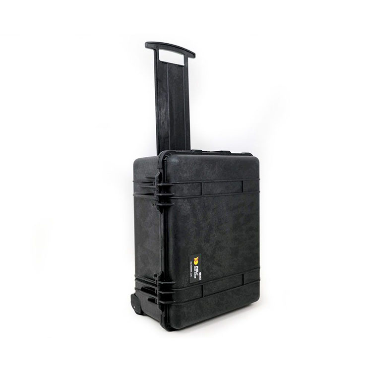 peli-1560-handle Peli 1560 carry case - upright