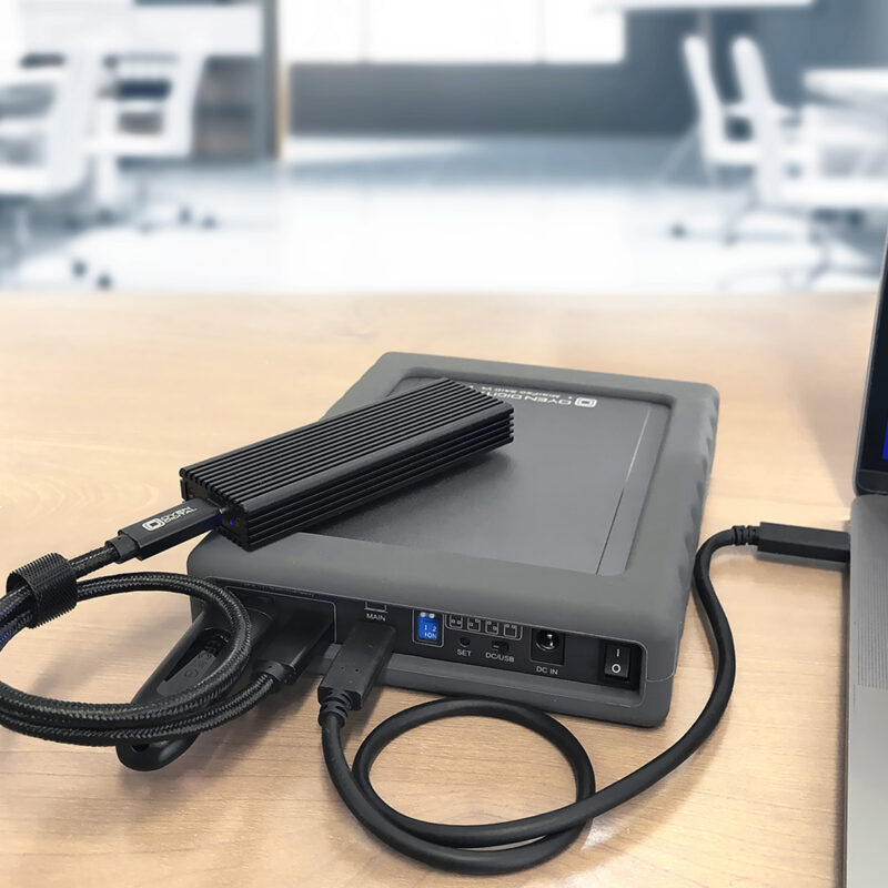 Oyen_Mini_Pro_v4-hub Oyen Mini Pro RAID V4 - docking with SSD