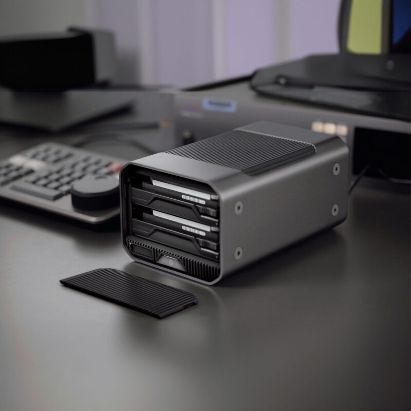 G-RAID-Project2-Lifestyle1 SanDisk Professional G-RAID Project 2 - lifestyle